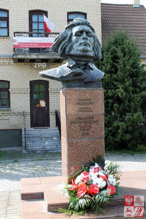 Pomnik_mickiewiczowi