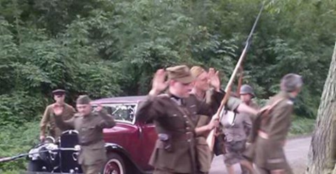 Scena zatrzymania przez czerwonoarmistów gen. Józefa Olszyny-Wilczyńskiego z filmu "Krew na bruku. Grodno 1939", fot.: LunarSix