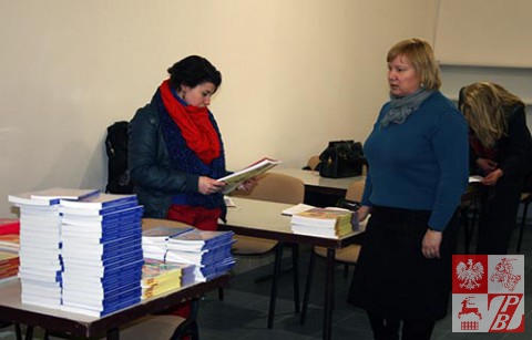 Minsk_Przekaz_ksiazek_nauczycieli6