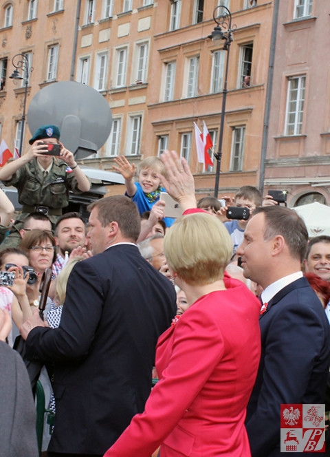 Pierwsza_Dama_wita_malego_warszawianina