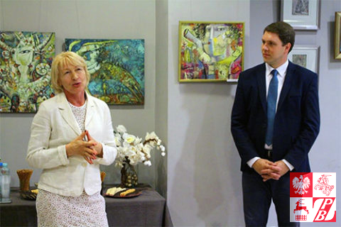Przemawia Janina Pilnik, po prawej - dyrektor CKiR w Supraślu Adam Jakuć