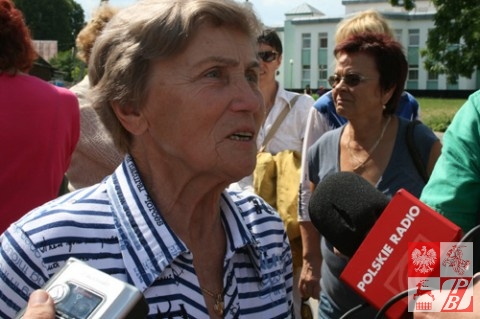 2013 rok, Kpt. Weronika Sebastianowicz po ogłoszeniu decyzji sądu w Szczuczynie za postawienie krzyża Anatolowi Radziwonikowi ps. "Olech"