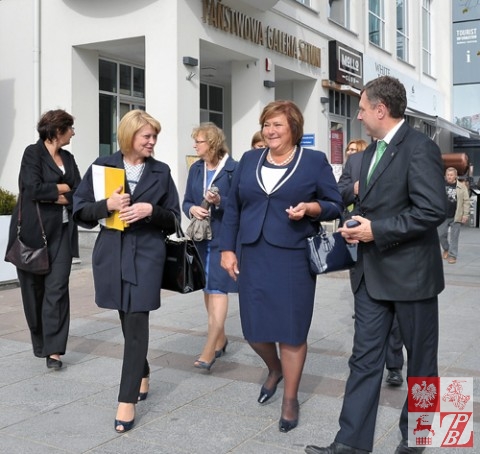 Andżelika Borys, Pierwsza Dama Anna Komorowska i towarzyszący paniom podczas spaceru prezydent miasta Sopotu Jacek Karnowski