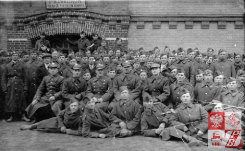 Nikodem Czura, w drugim rzędzie trzeci od prawej, w 1939 r. w składzie I szwadronu 3. Pułku Strzelców Konnych
