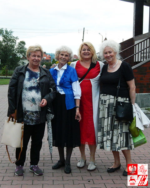 Druga_po_lewej_Bozena_Slupska