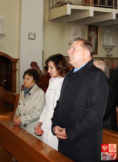 W Mszy św. w intencji Sybiraków uczestniczył konsul generalny RP w Grodnie Jaroslaw Ksiązek z małżonką Elżbietą